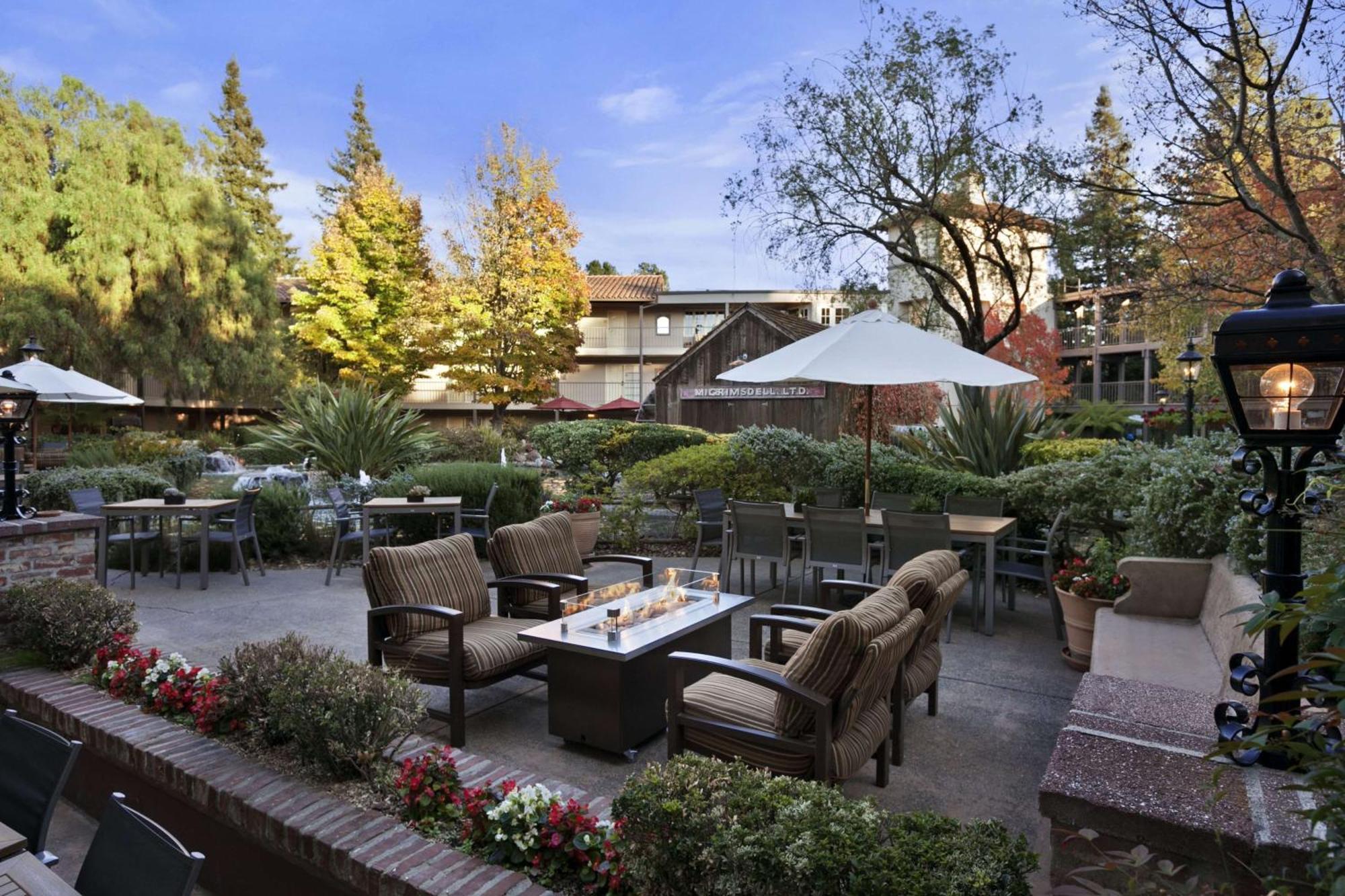 Embassy Suites By Hilton Napa Valley Exterior photo